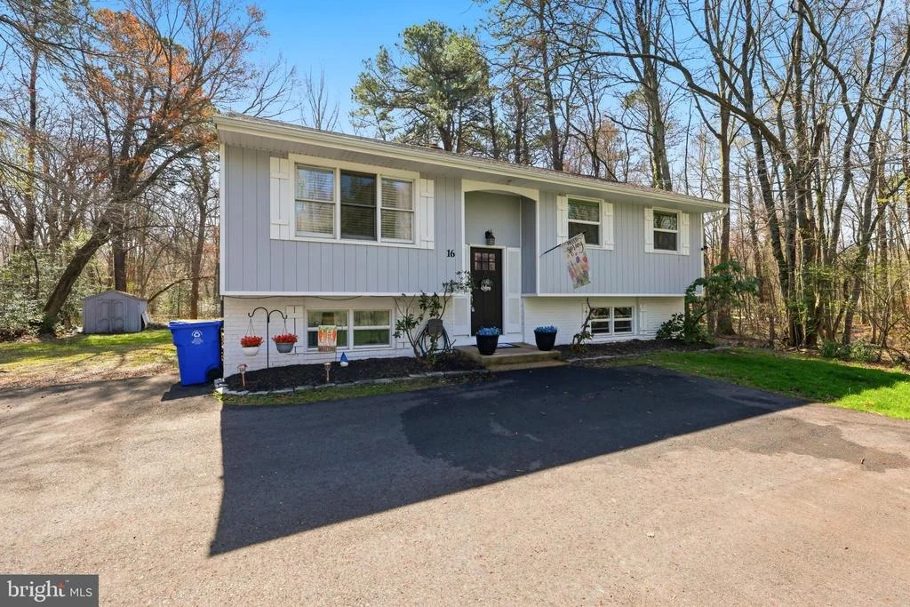 Photo of 16 SKEET ROAD