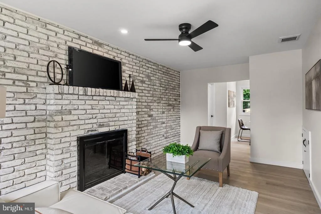 Photo of 418 KINGSTON DRIVE