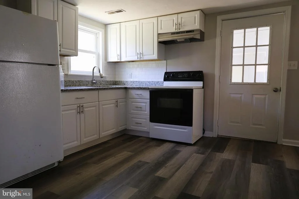 Photo of 6213 APPLETOWN ROAD