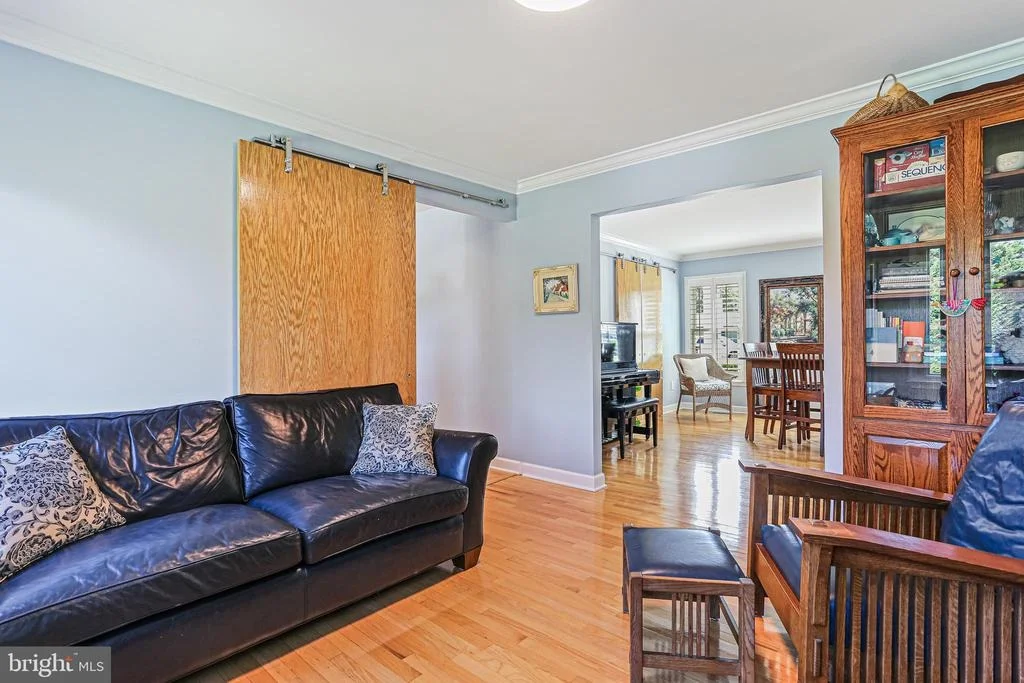 Photo of 8668 FELSVIEW DRIVE