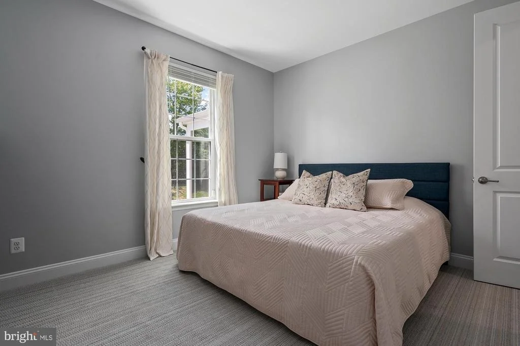 Photo of 821 BENTGRASS DRIVE