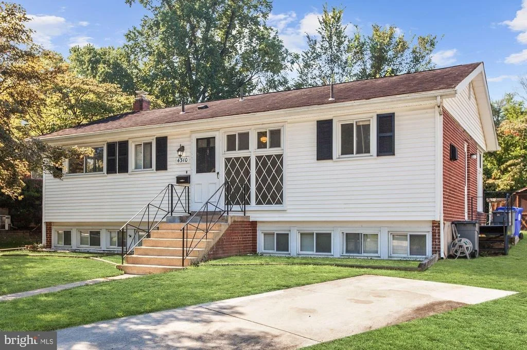 Photo of 4310 ROBERT COURT