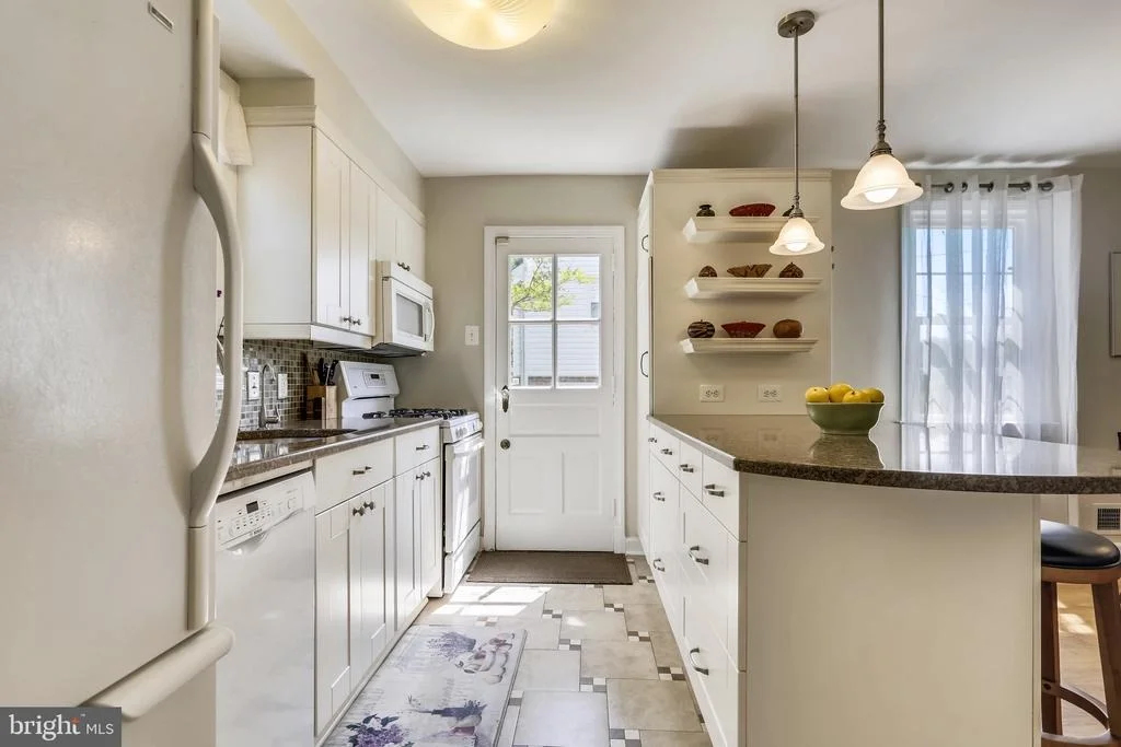 Photo of 2413 CHURCHILL ROAD