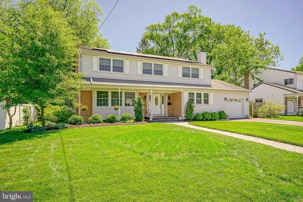 Photo of 1237 HEARTWOOD DRIVE
