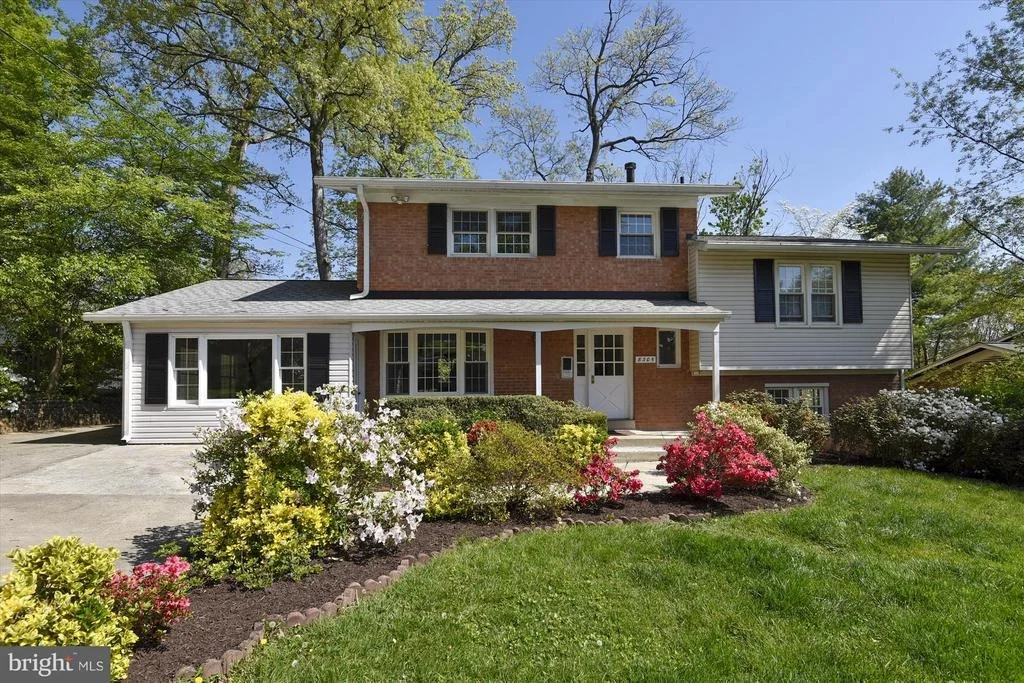 Photo of 8305 RAYMOND LANE