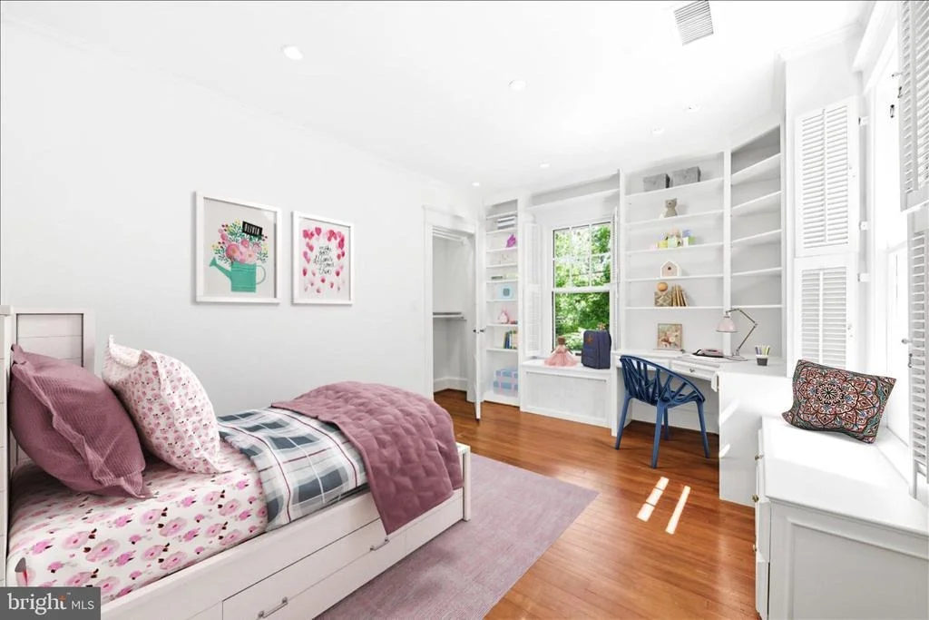 Photo of 7109 MEADOW LANE