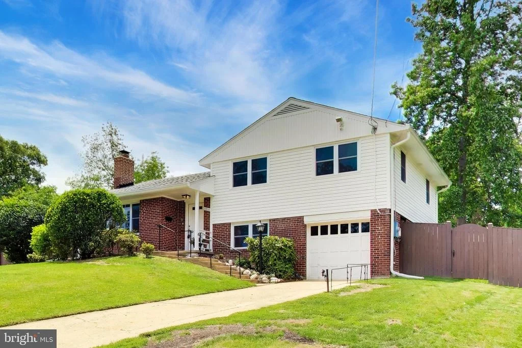 Photo of 5816 AMELIA STREET