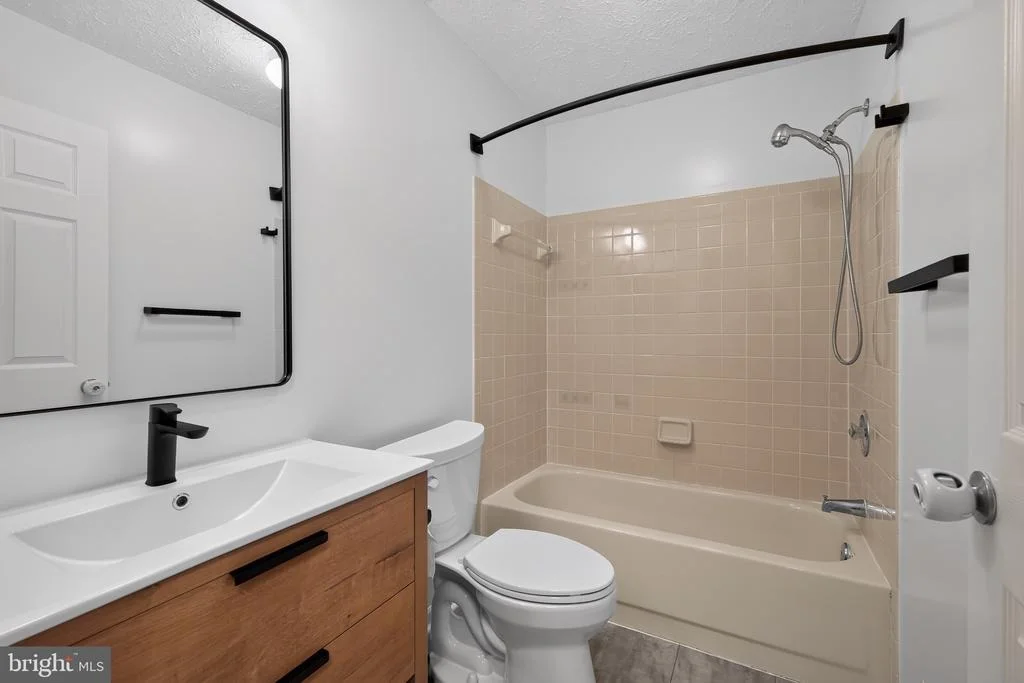 Photo of 5630 ROUNDTREE LANE