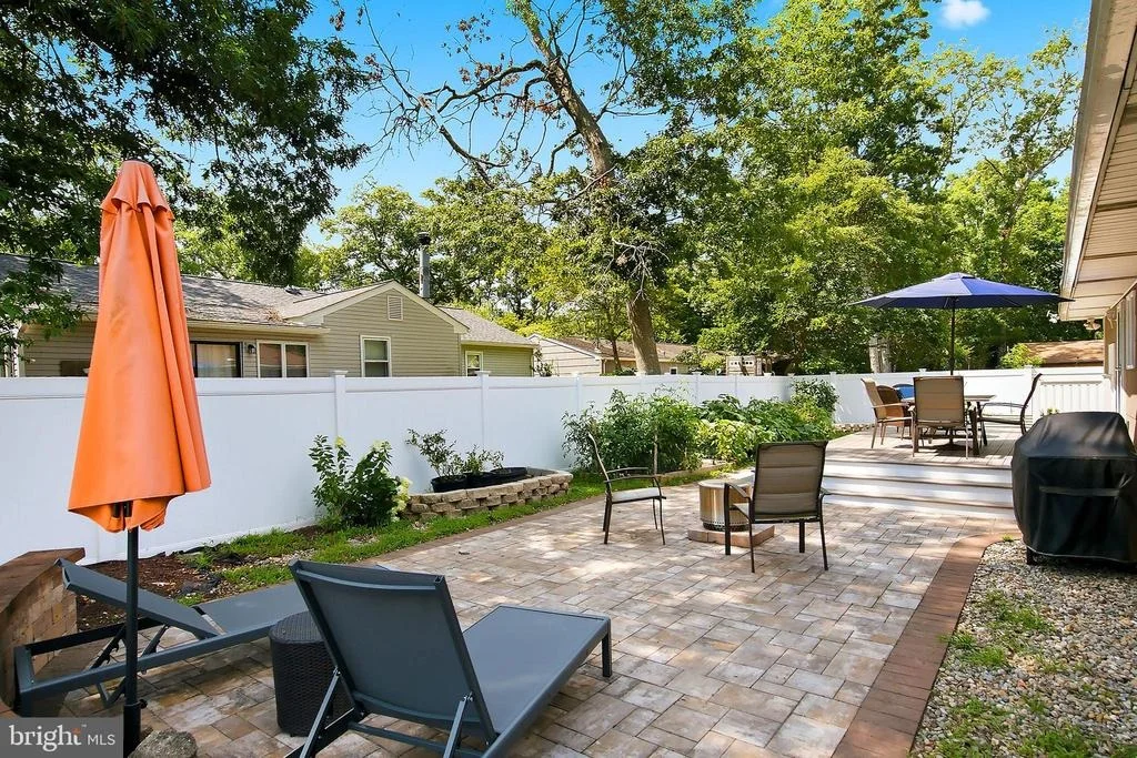Photo of 2215 LONGWOOD DRIVE