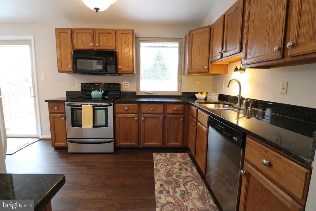 Photo of 17501 COLLIER CIRCLE