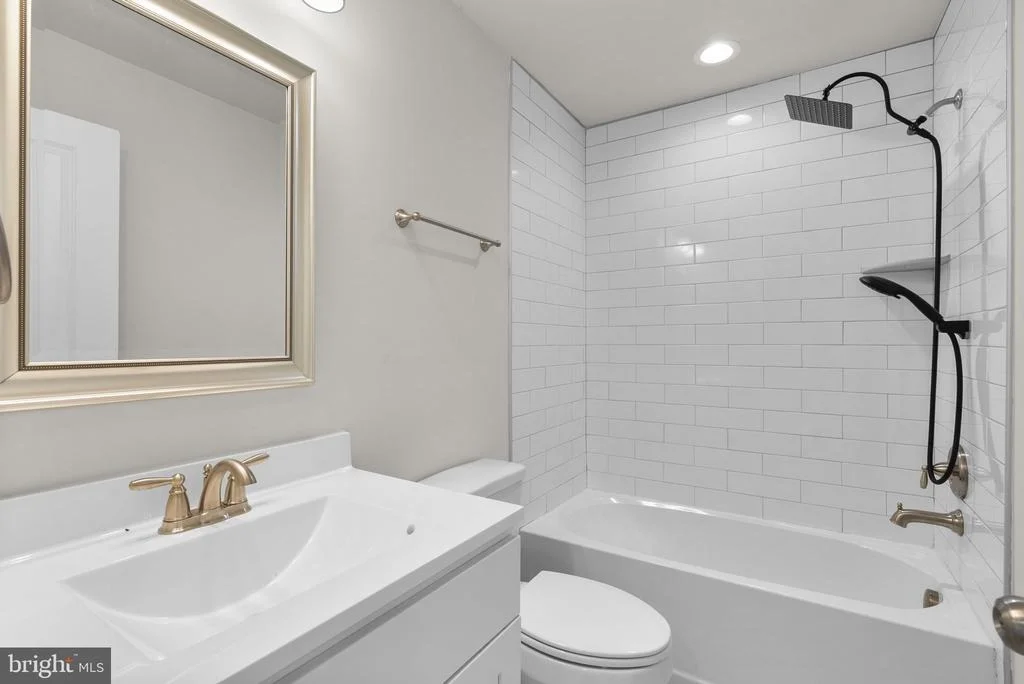 Photo of 556 SUNSET KNOLL ROAD