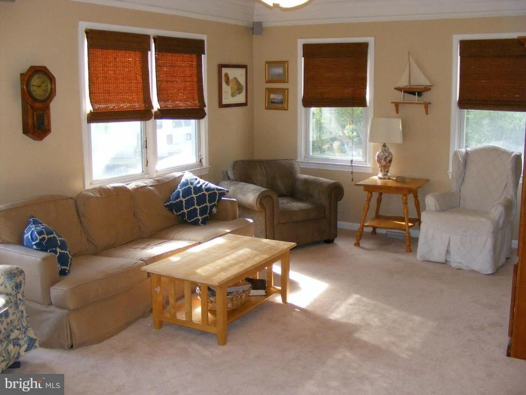 Photo of 17104 WATERLOO ROAD