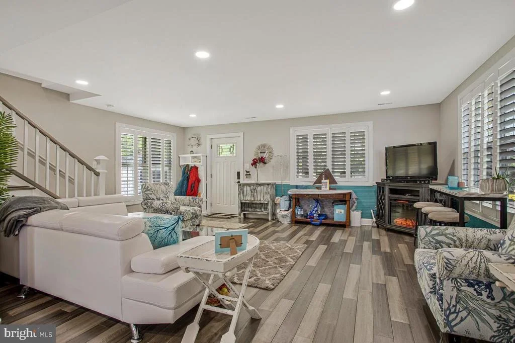 Photo of 4912 MARINERS DRIVE
