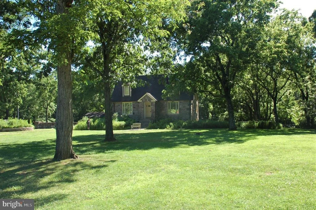 Photo of 13904 POPLAR TREE ROAD