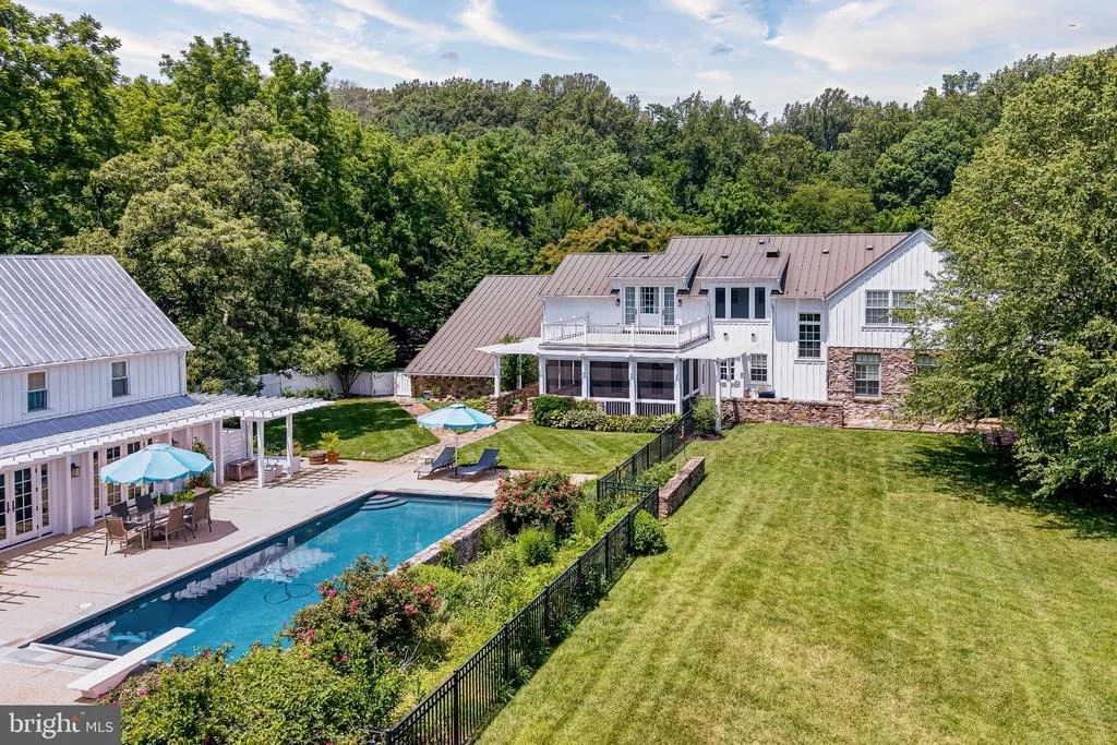 Photo of 8133 GEORGETOWN PIKE