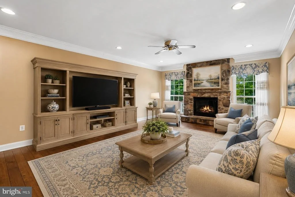 Photo of 320 N CONSTITUTION WAY
