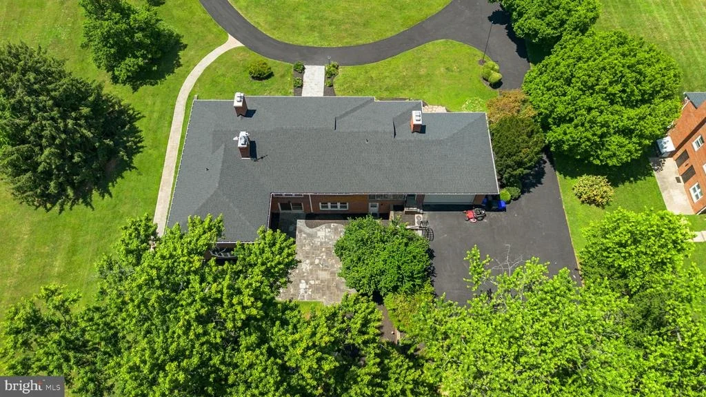 Photo of 18015 MUNCASTER ROAD