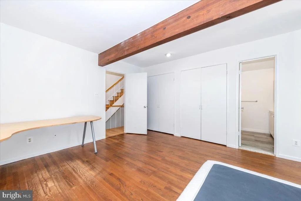 Photo of 9441 HOLBROOK