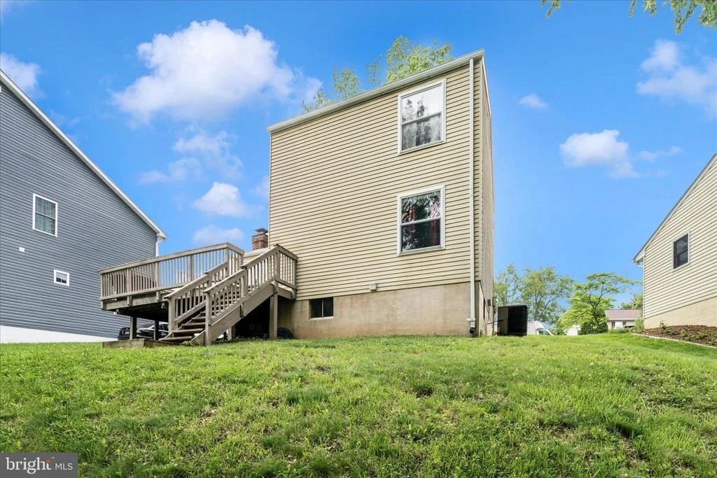 Photo of 212 WINTERGREEN LANE