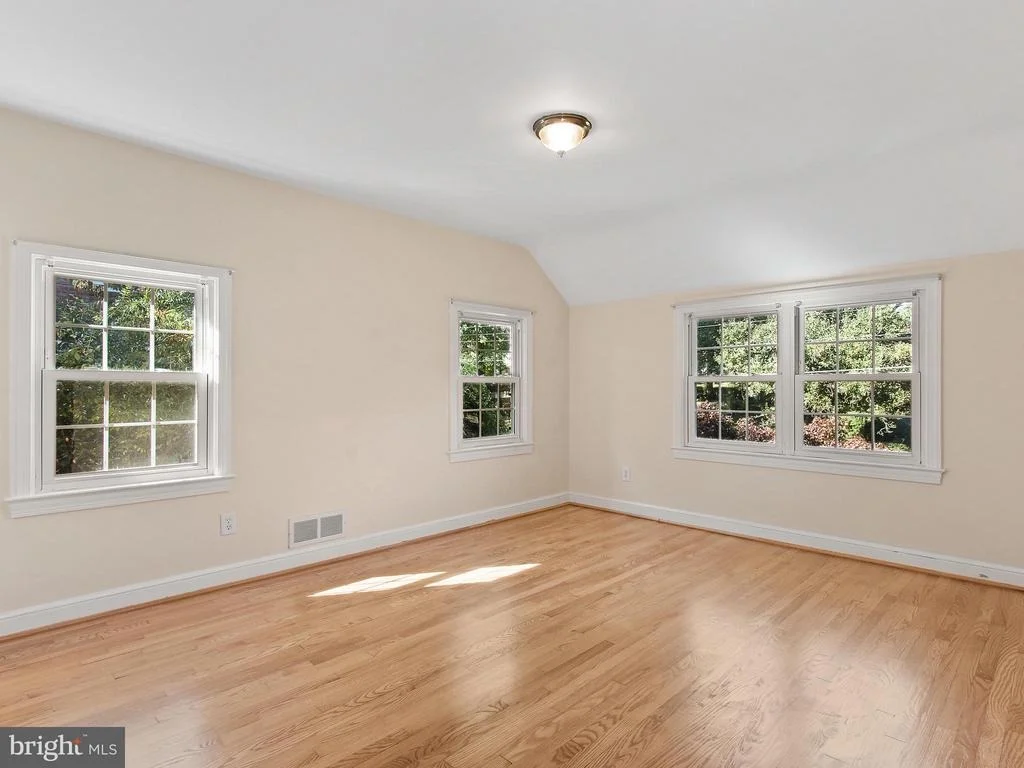 Photo of 9419 RUSSELL ROAD