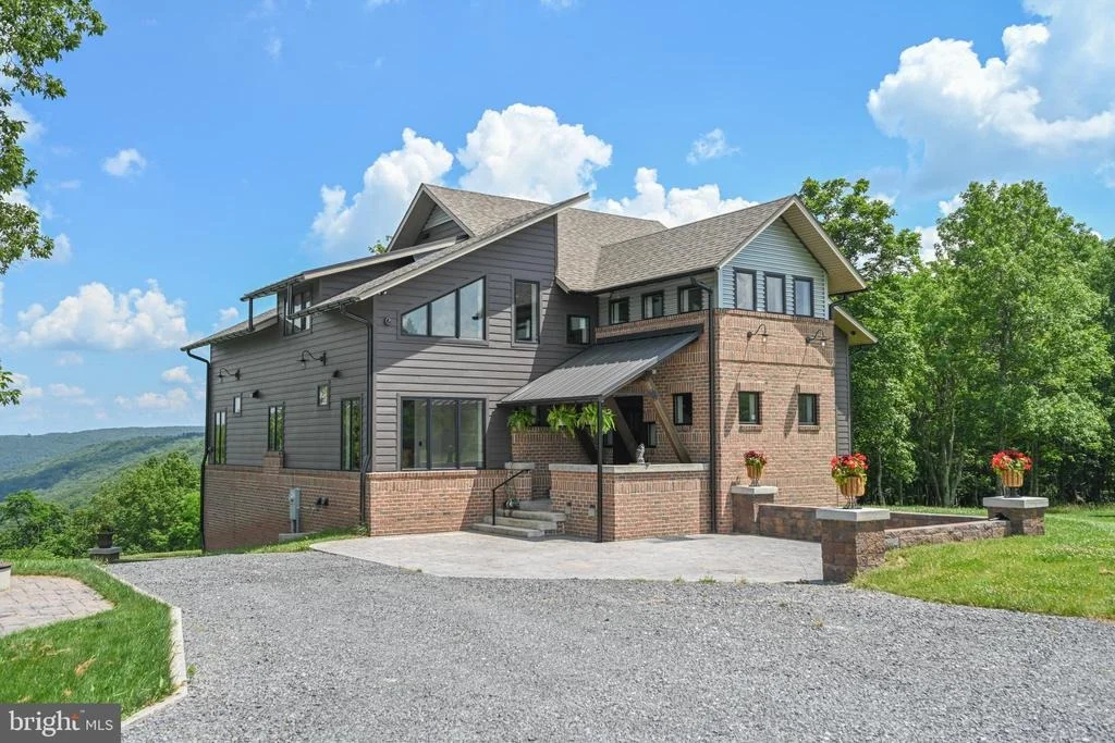 Photo of 415 NAZELROD ROAD