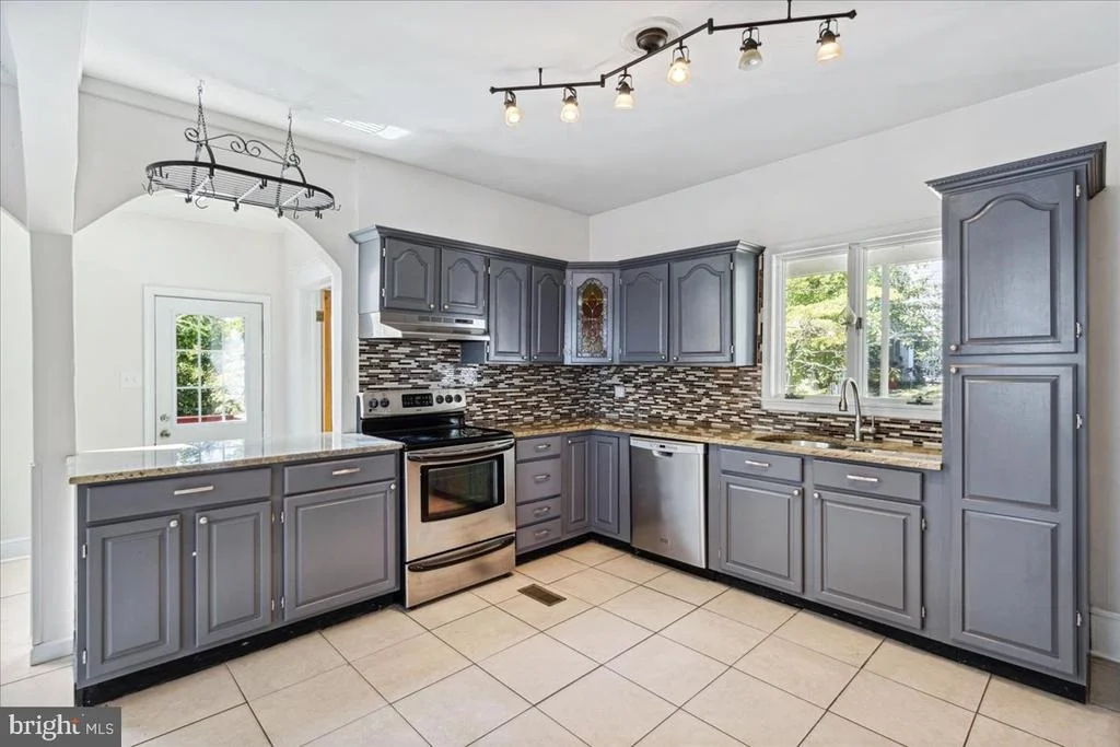 Photo of 311 N MAPLE AVENUE N