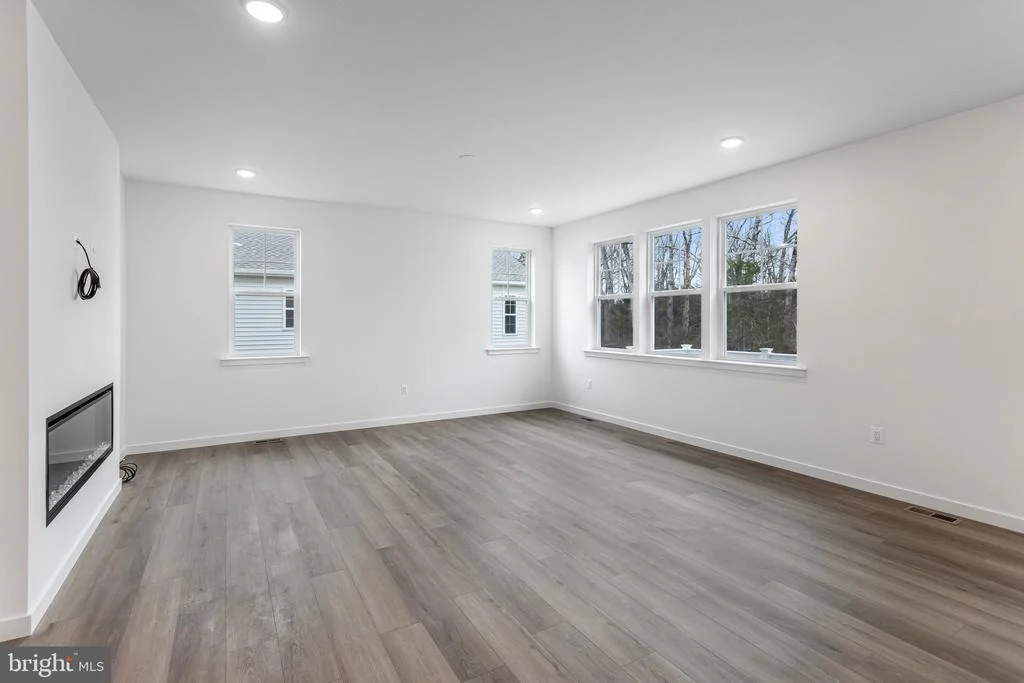 Photo of 2083 SPRINGVALE DRIVE