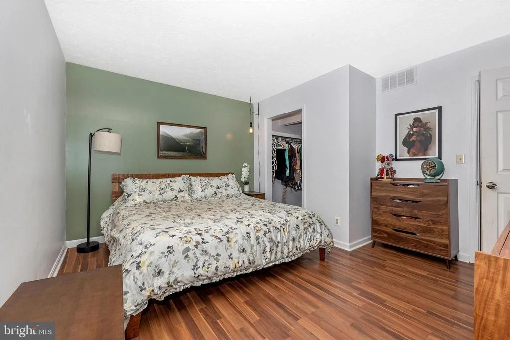 Photo of 1304 SOMERSET ROAD