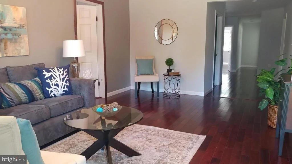 Photo of 1605 PARRAN ROAD