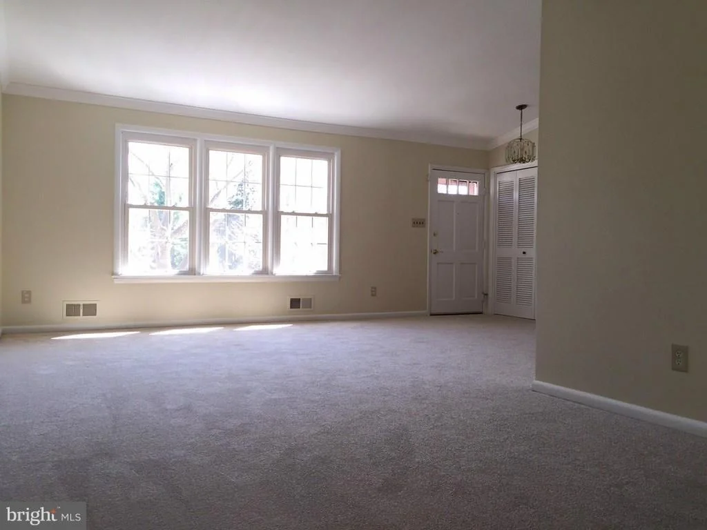 Photo of 2611 SILVERDALE DRIVE