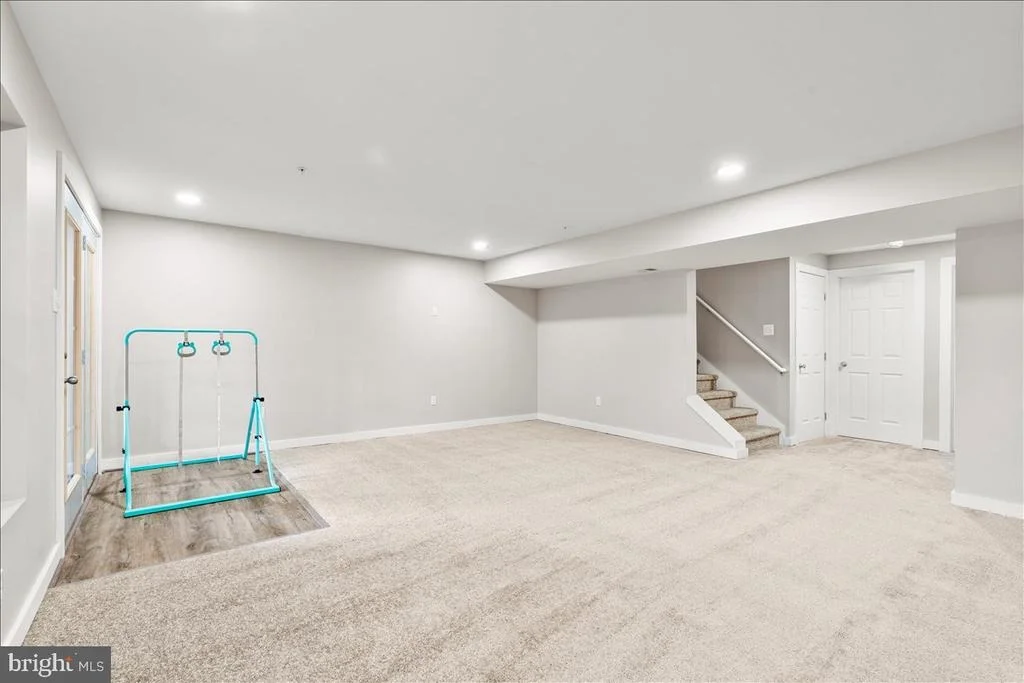 Photo of 1010 SAXTON DRIVE