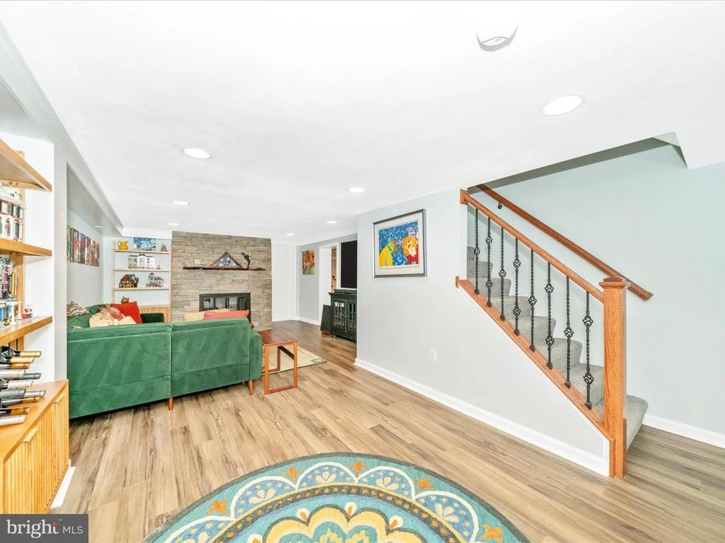 Photo of 903 MERCER PLACE