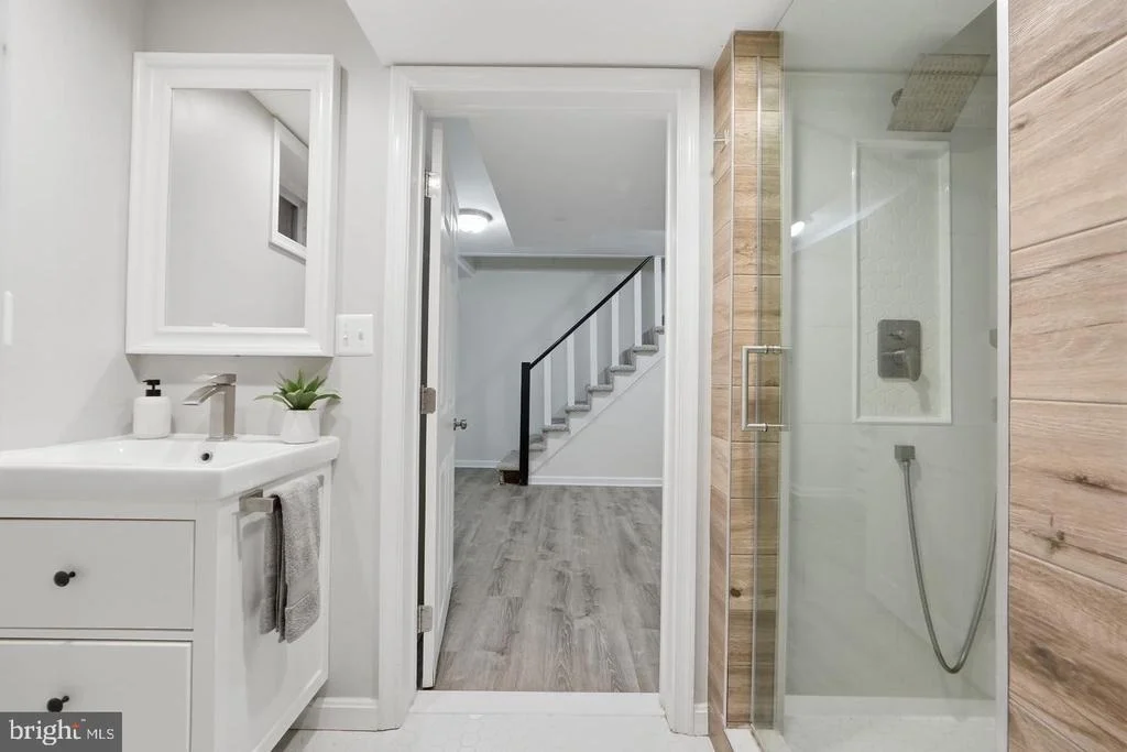 Photo of 5910 OVERLEA ROAD