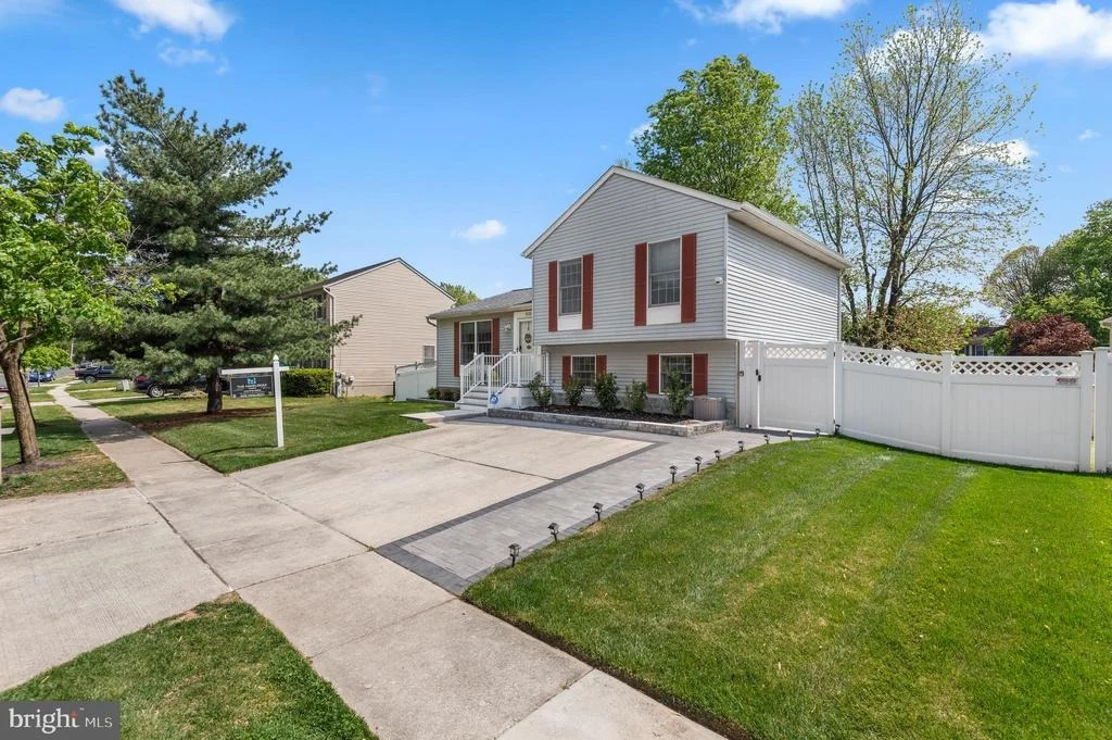 Photo of 1315 SOMERSET ROAD