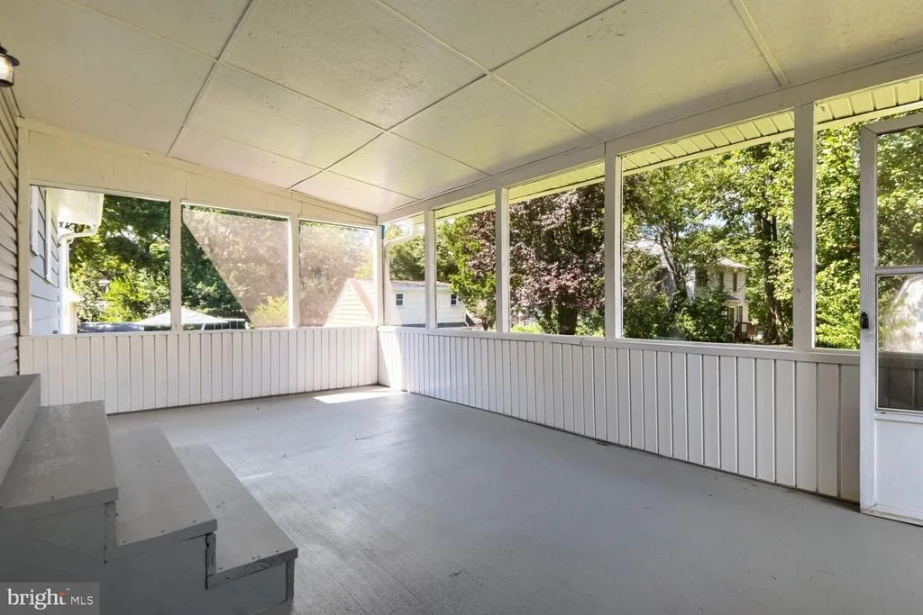 Photo of 696 W MAPLE ROAD