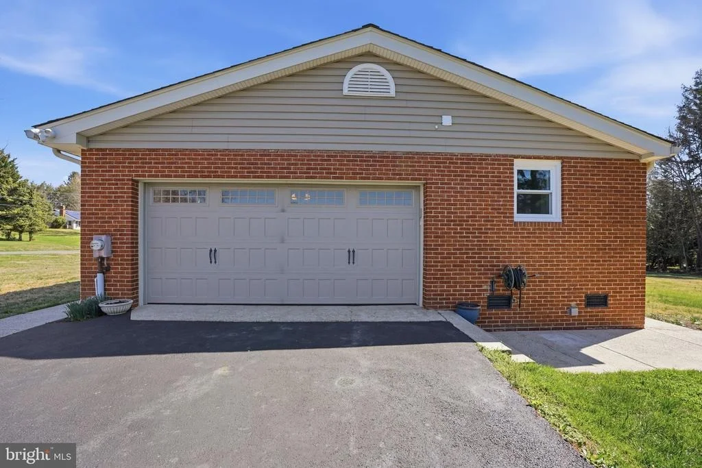 Photo of 1800 GAYFIELDS DRIVE