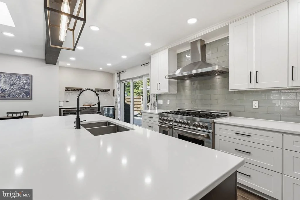 Photo of 6250 DIAMOND DRIVE