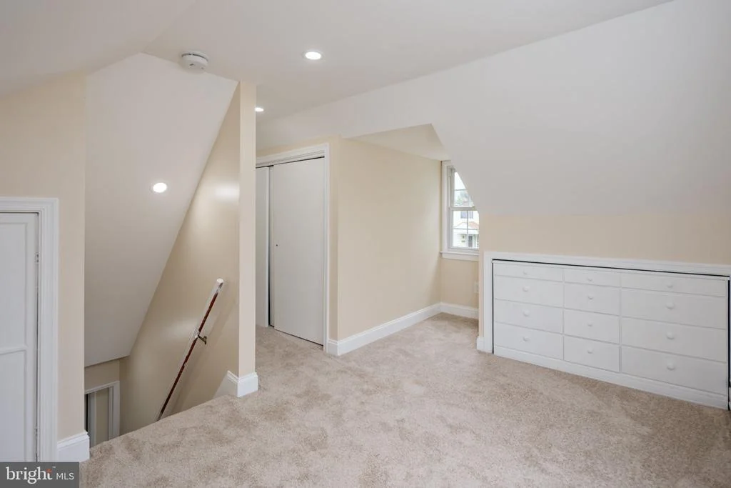 Photo of 8202 LONGPOINT ROAD