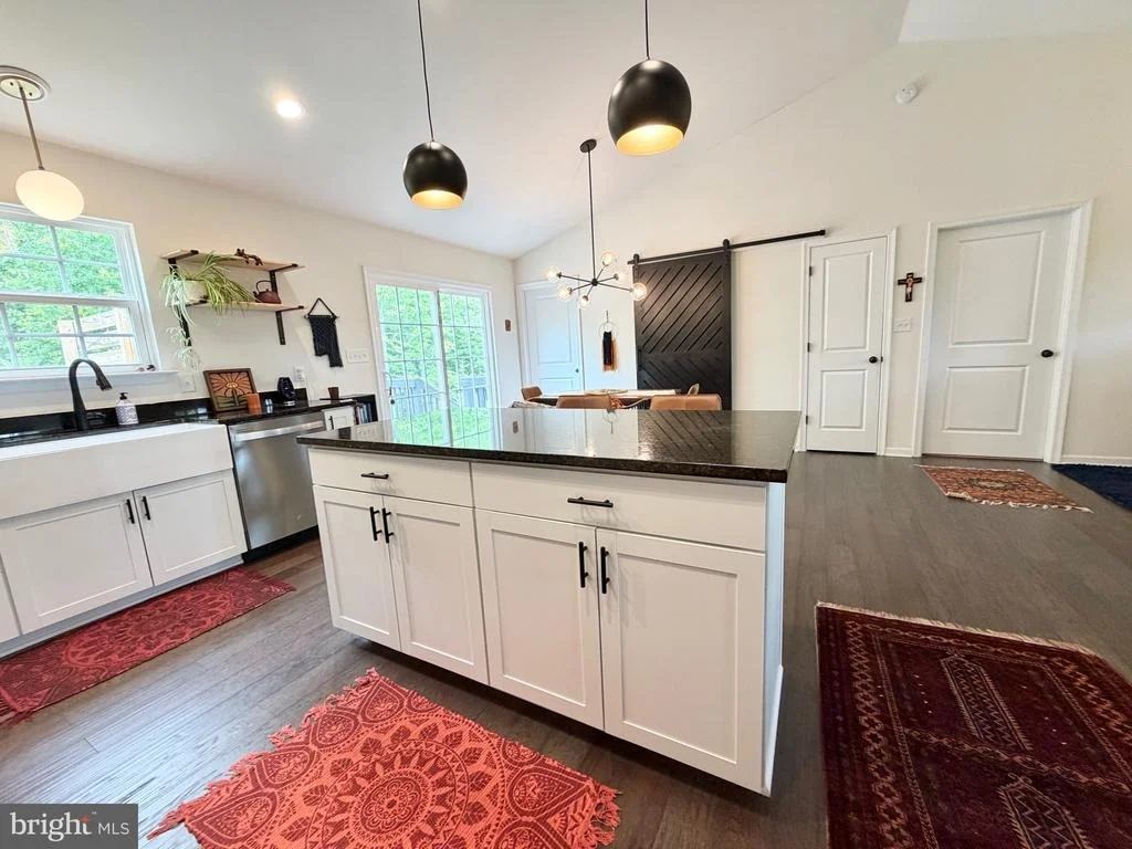 Photo of 9807 ROBERT E LEE DRIVE