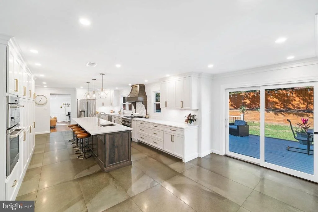 Photo of 15304 WATERGATE ROAD