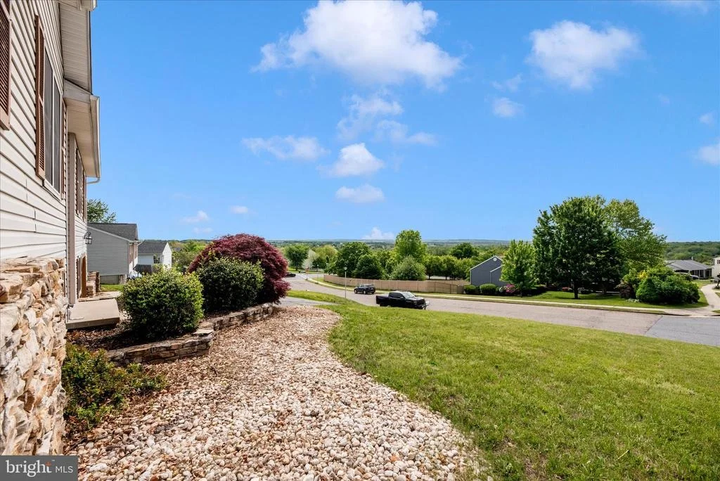 Photo of 127 SUNHIGH DRIVE
