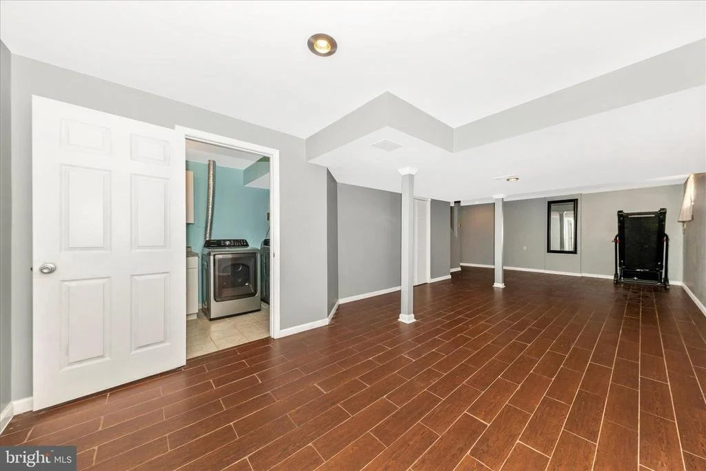 Photo of 2160 COLLINGWOOD LANE
