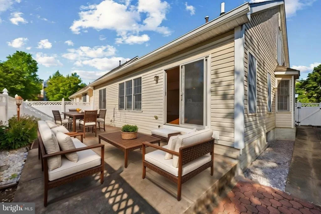 Photo of 1002 EASTBOURNE COURT