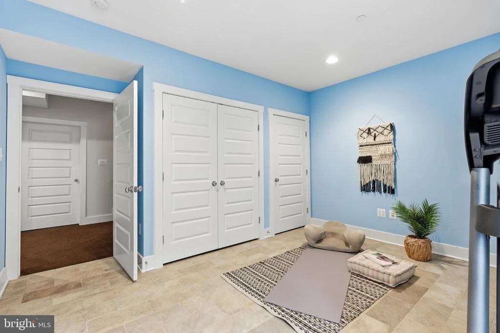 Photo of 215 WINDELL AVENUE