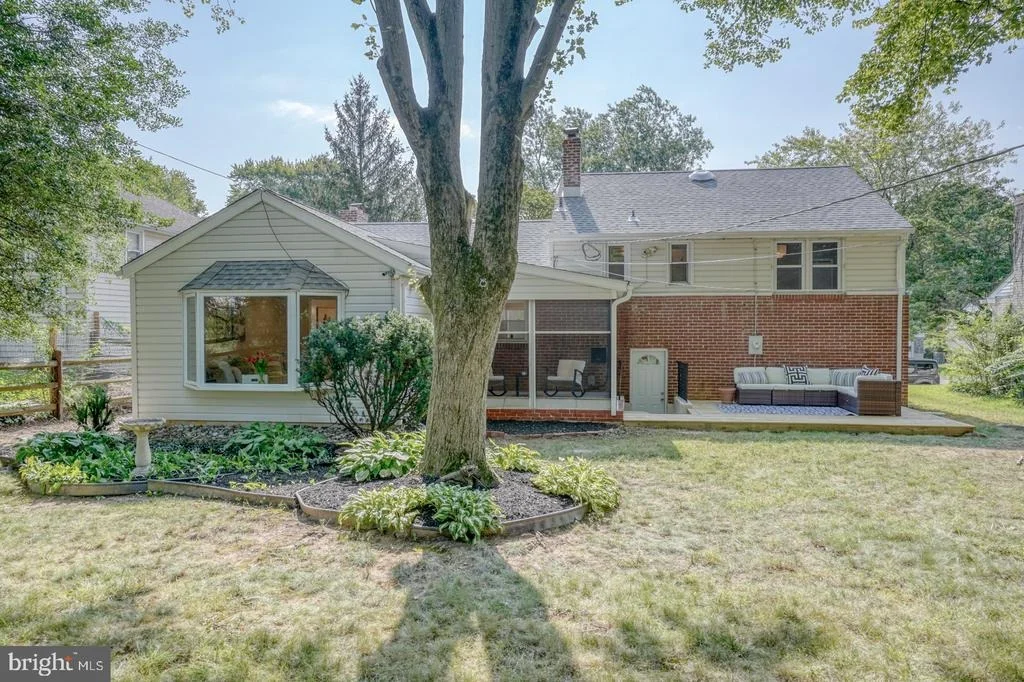Photo of 1207 CRESTOVER ROAD