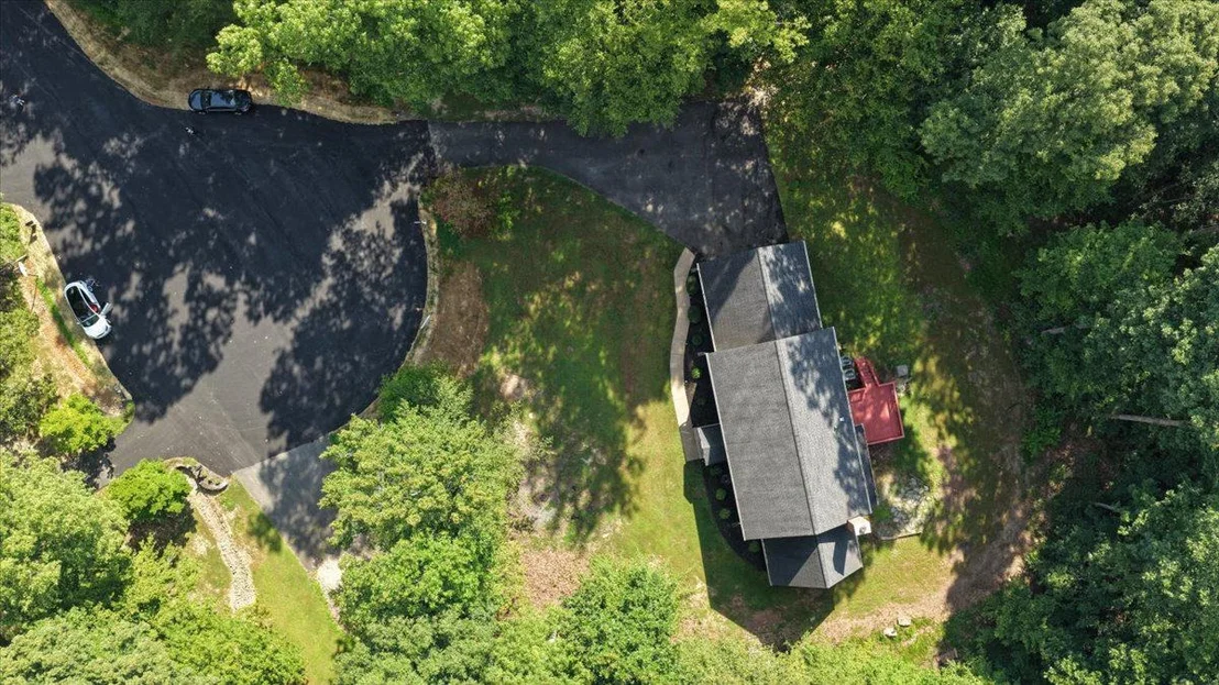 Photo of 8253 HONEYSUCKLE ROAD