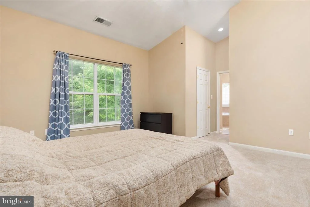 Photo of 660 BEEHIVE WAY