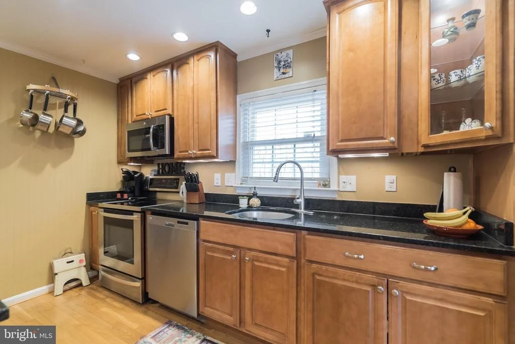 Photo of 8924 ROUNDLEAF WAY