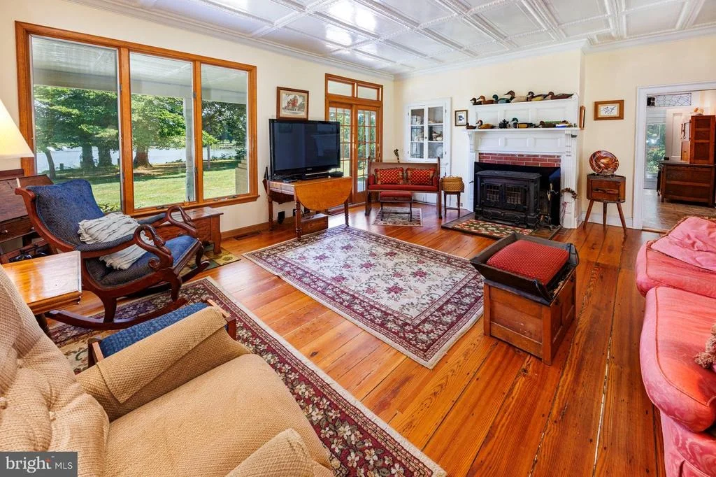 Photo of 2208 HORNS POINT ROAD