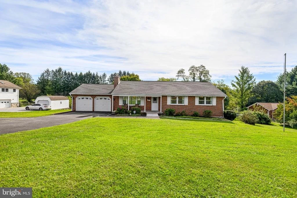 Photo of 12721 MANOR ROAD
